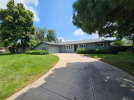 featured image of 250 E Graves Ave