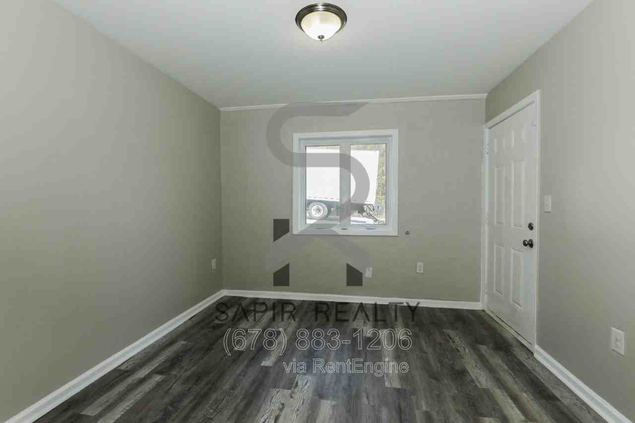 166 Anderson Ave Nw #B13 - Photo 3 of 12