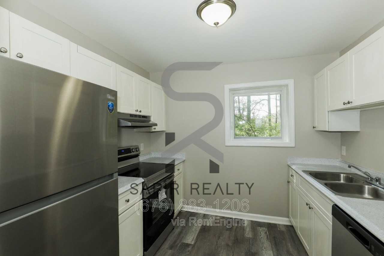 166 Anderson Ave Nw #B13 - Photo 4 of 12