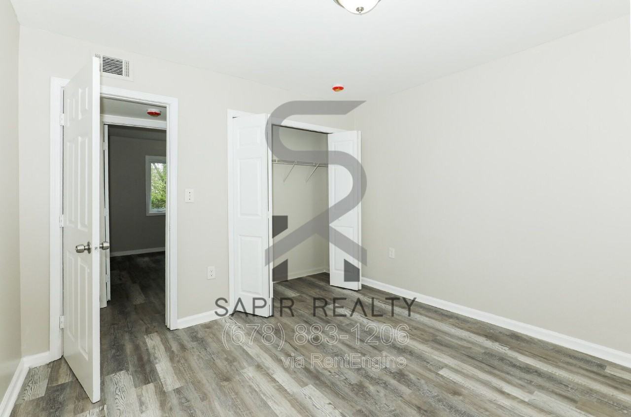 166 Anderson Ave Nw #B13 - Photo 5 of 12