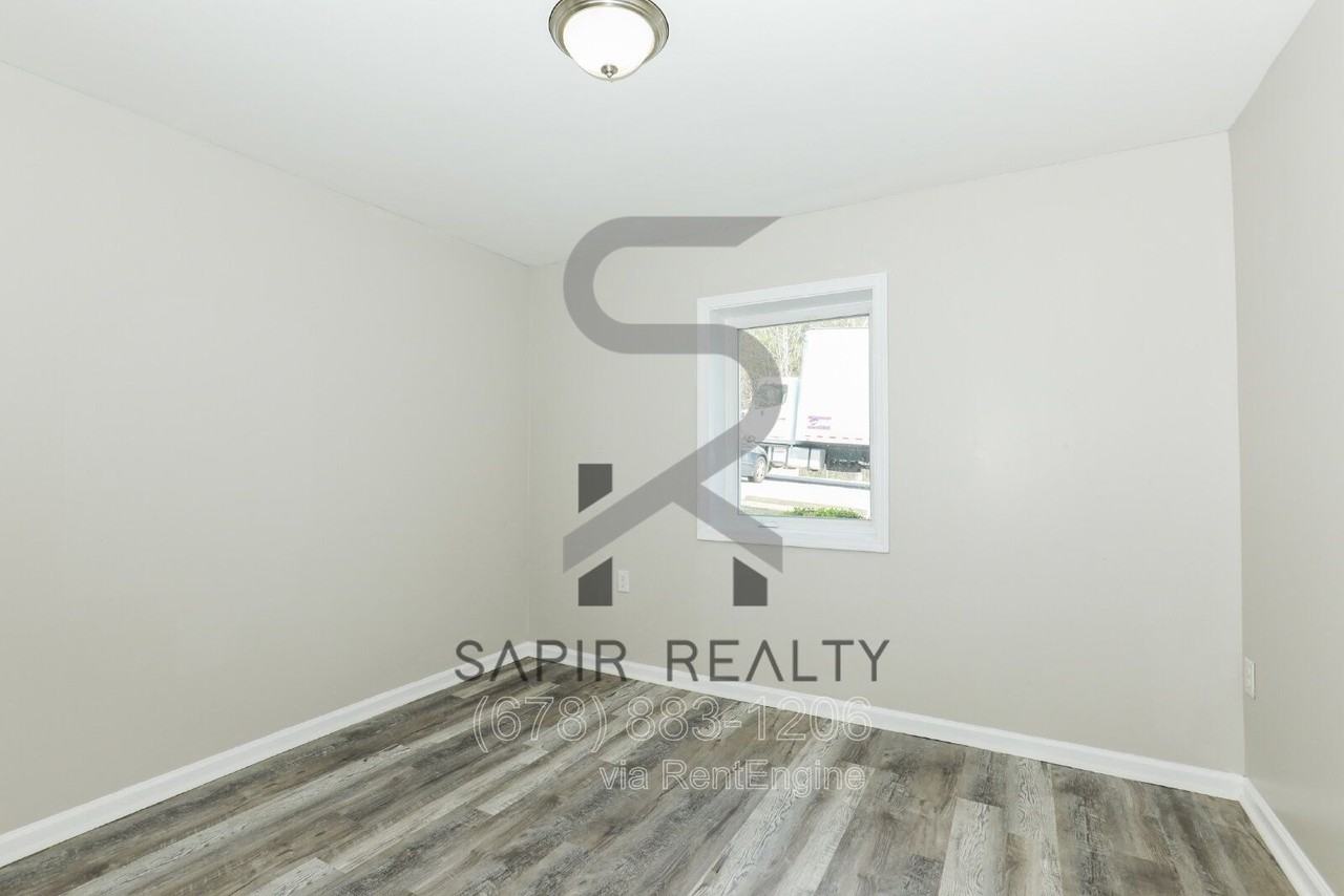 166 Anderson Ave Nw #B13 - Photo 6 of 12