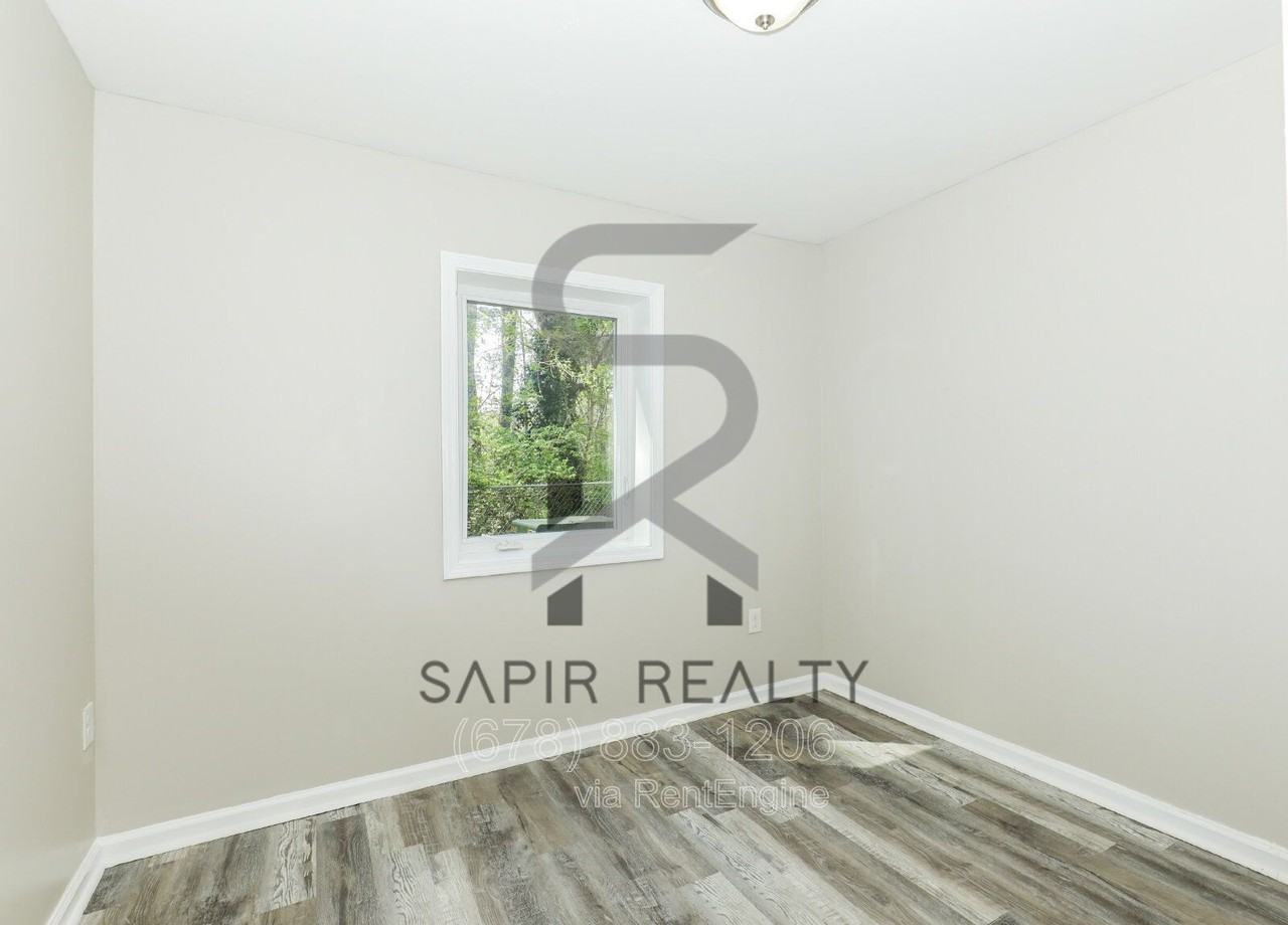 166 Anderson Ave Nw #B13 - Photo 7 of 12