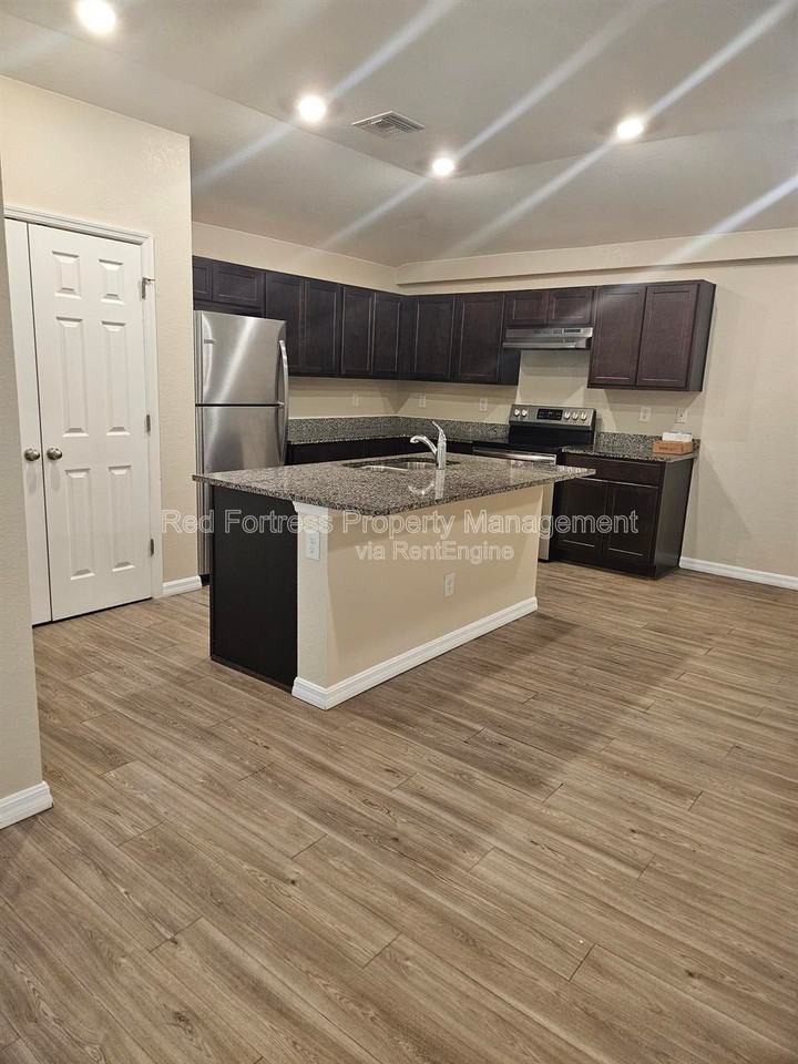 1955 Laverna Ave - Photo 2 of 10