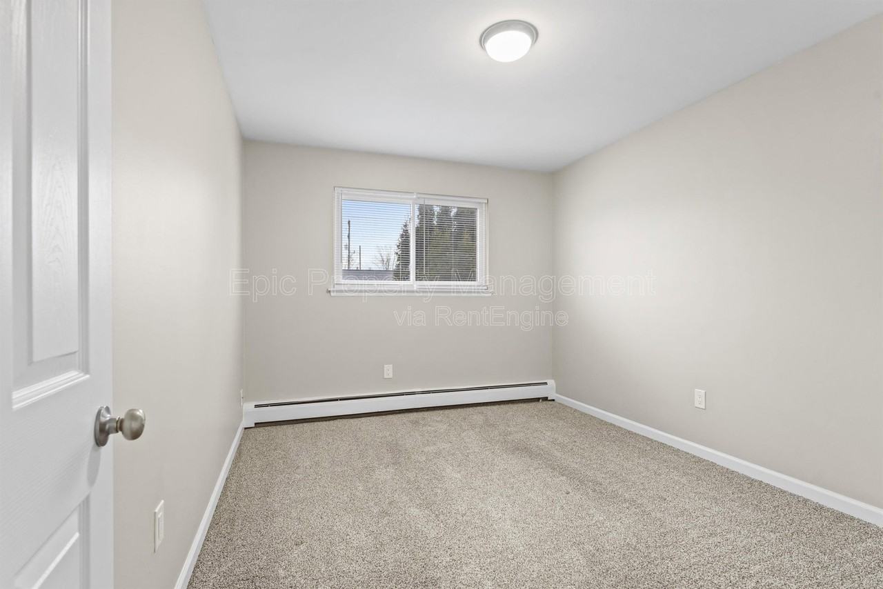 1427 Ford Ave #1427-1 - Photo 7 of 9