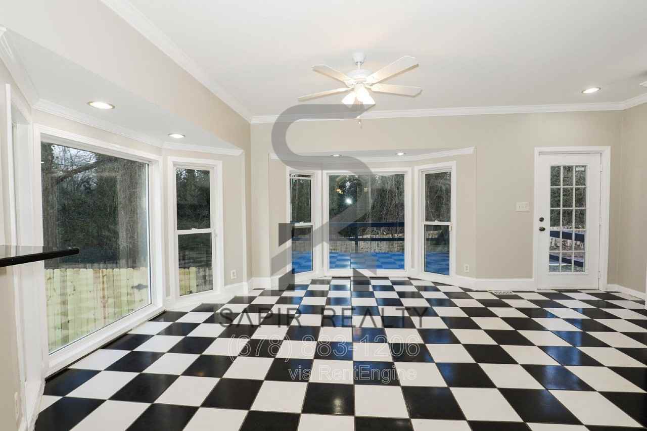 1441 Boulevard Lorraine Sw - Photo 7 of 22