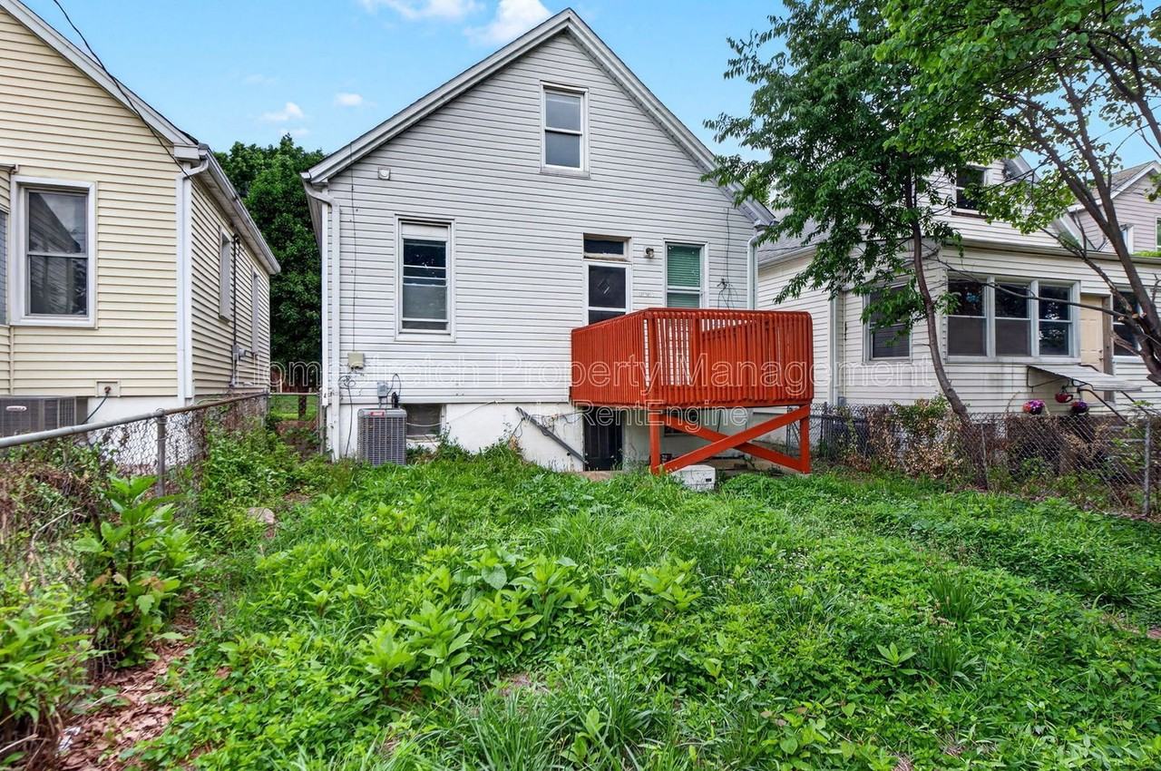 4446 Itaska St - Photo 6 of 31