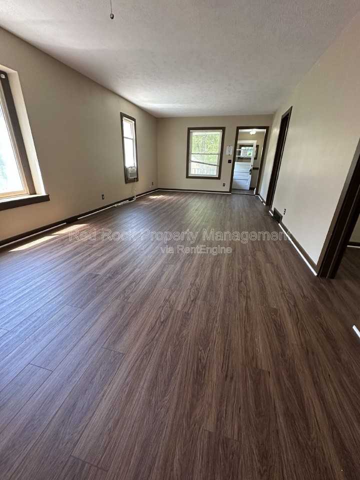 835 Elm St - Photo 3 of 26