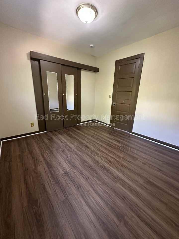 835 Elm St - Photo 4 of 26
