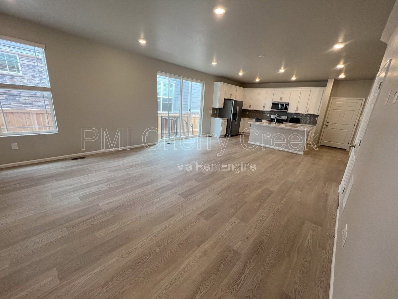 741 N Tempe St - Photo 5 of 44