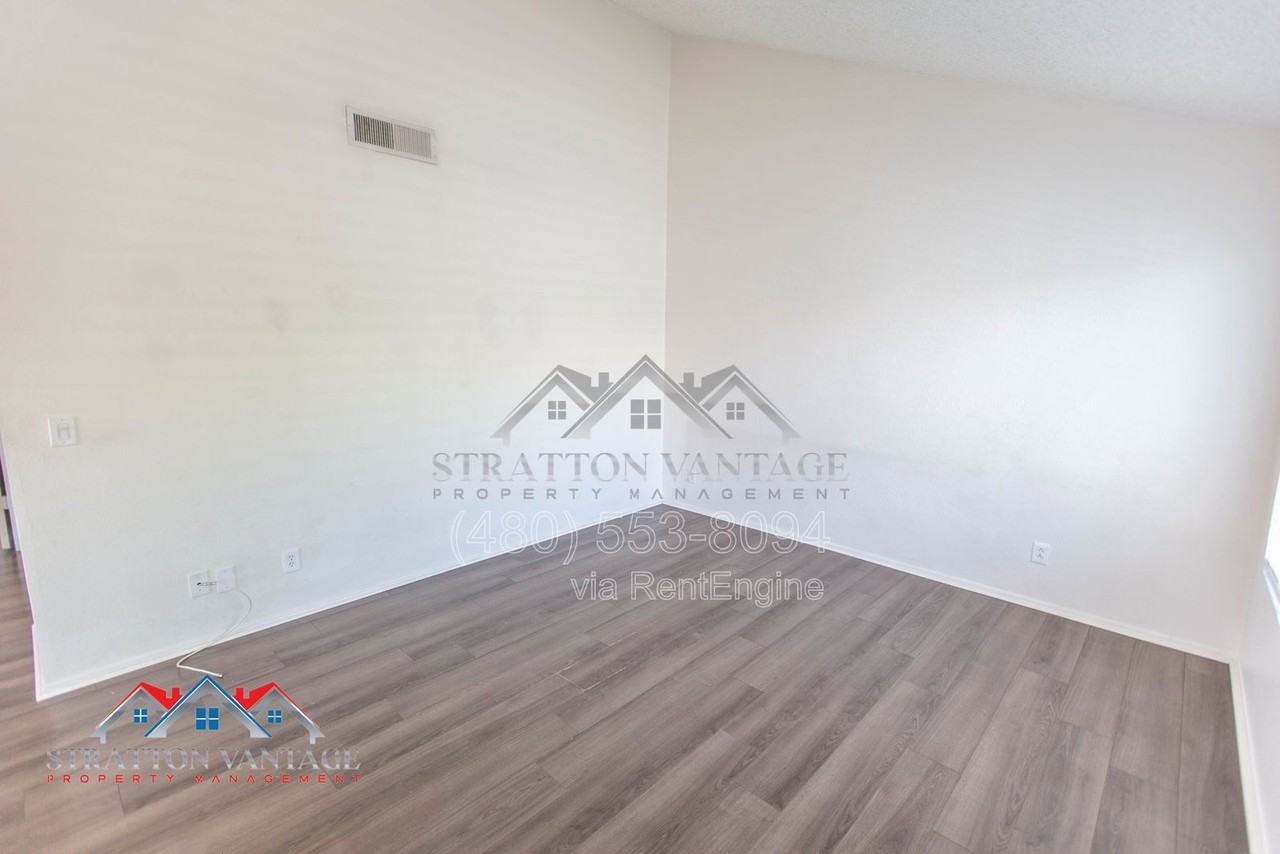 9415 N 59th Ave #227 - Photo 4 of 18