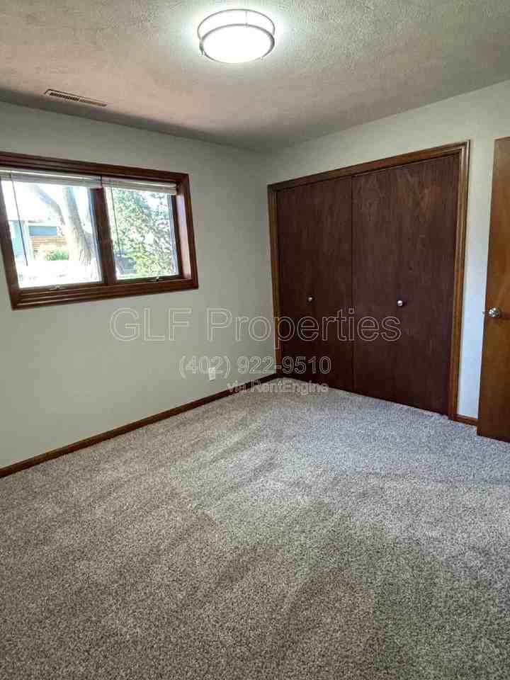 239 South St #2 - Photo 3 of 6