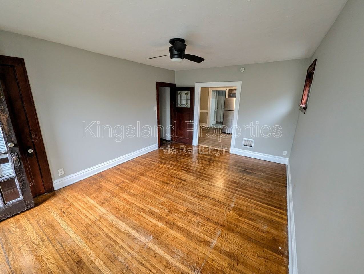 5015 Mardel Ave - Photo 3 of 9