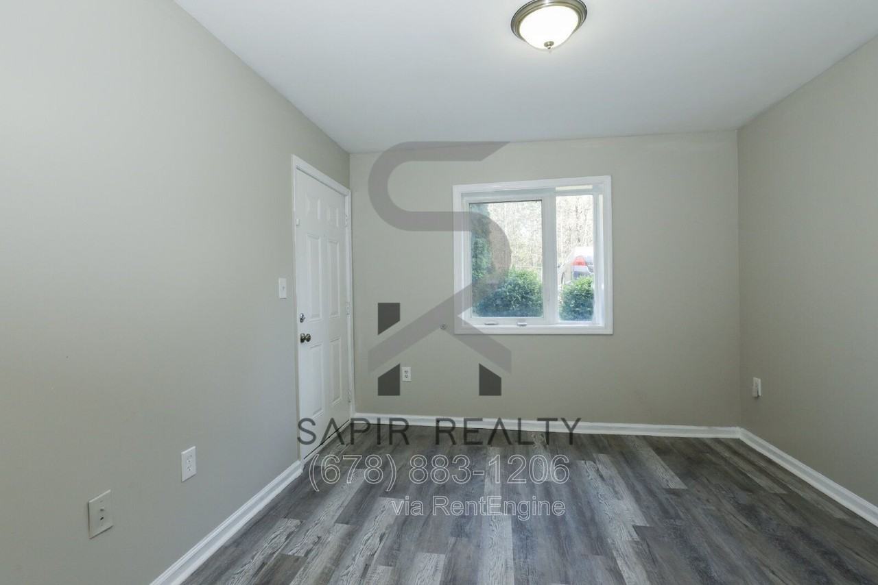166 Anderson Ave Nw #B17 - Photo 2 of 12