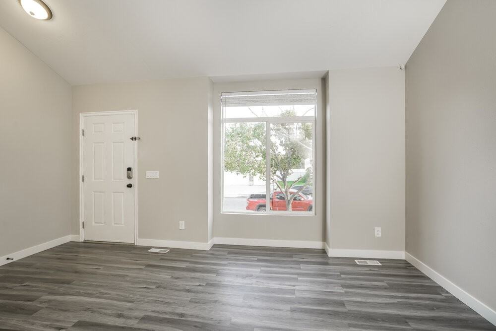 1922 W Quarter Horse Ave - Photo 5 of 17