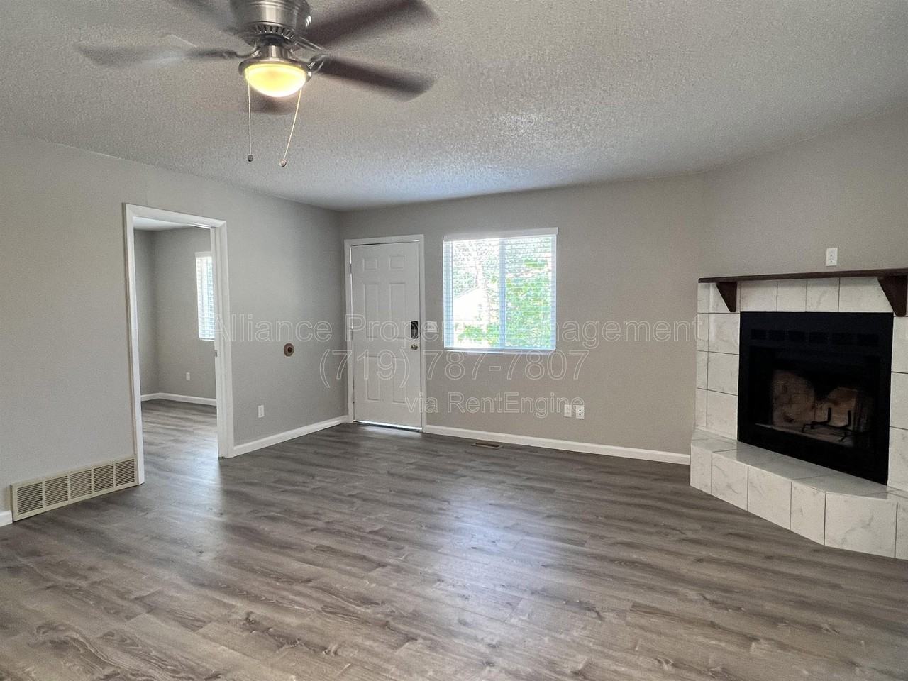 2462 E Willamette Ave - Photo 4 of 21