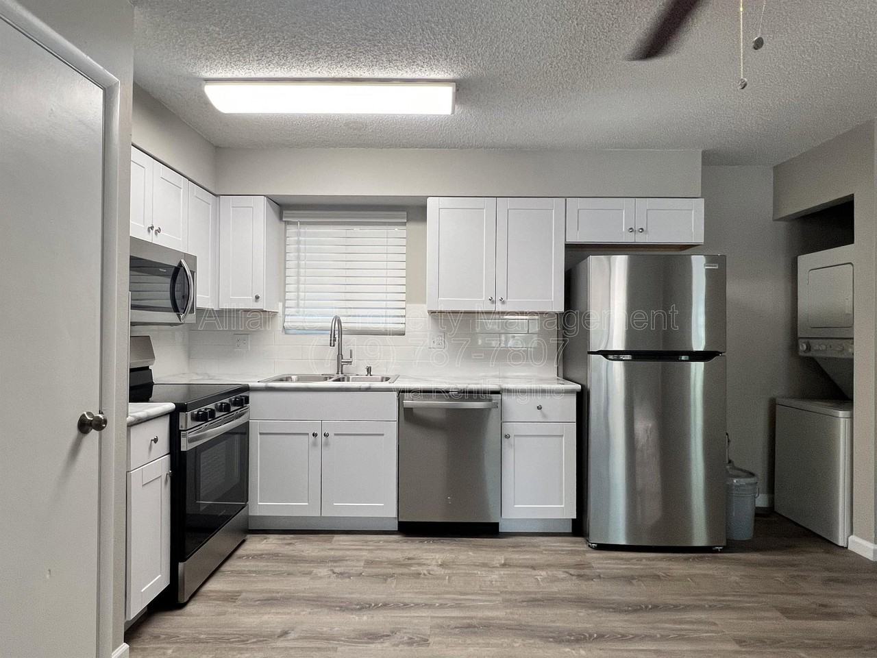 2462 E Willamette Ave - Photo 6 of 21