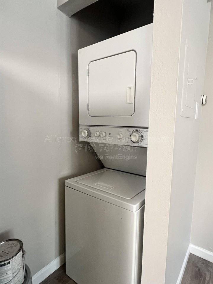 2462 E Willamette Ave - Photo 7 of 21