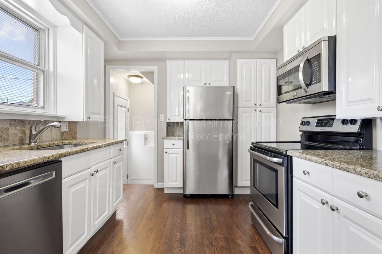 12769 Mercier St - Photo 2 of 15