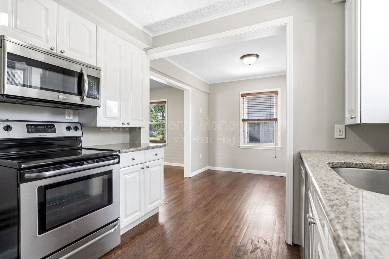 12769 Mercier St - Photo 3 of 15