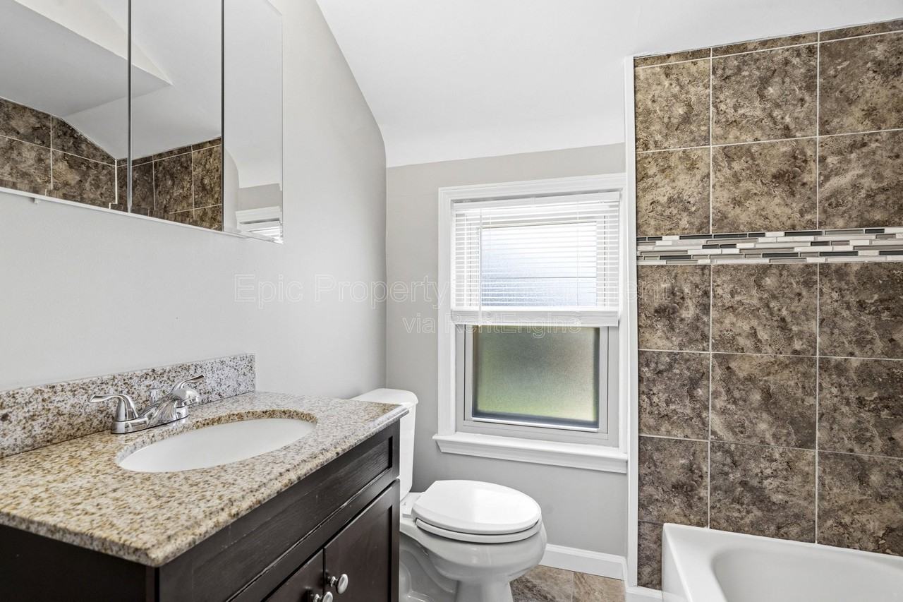 12769 Mercier St - Photo 4 of 15