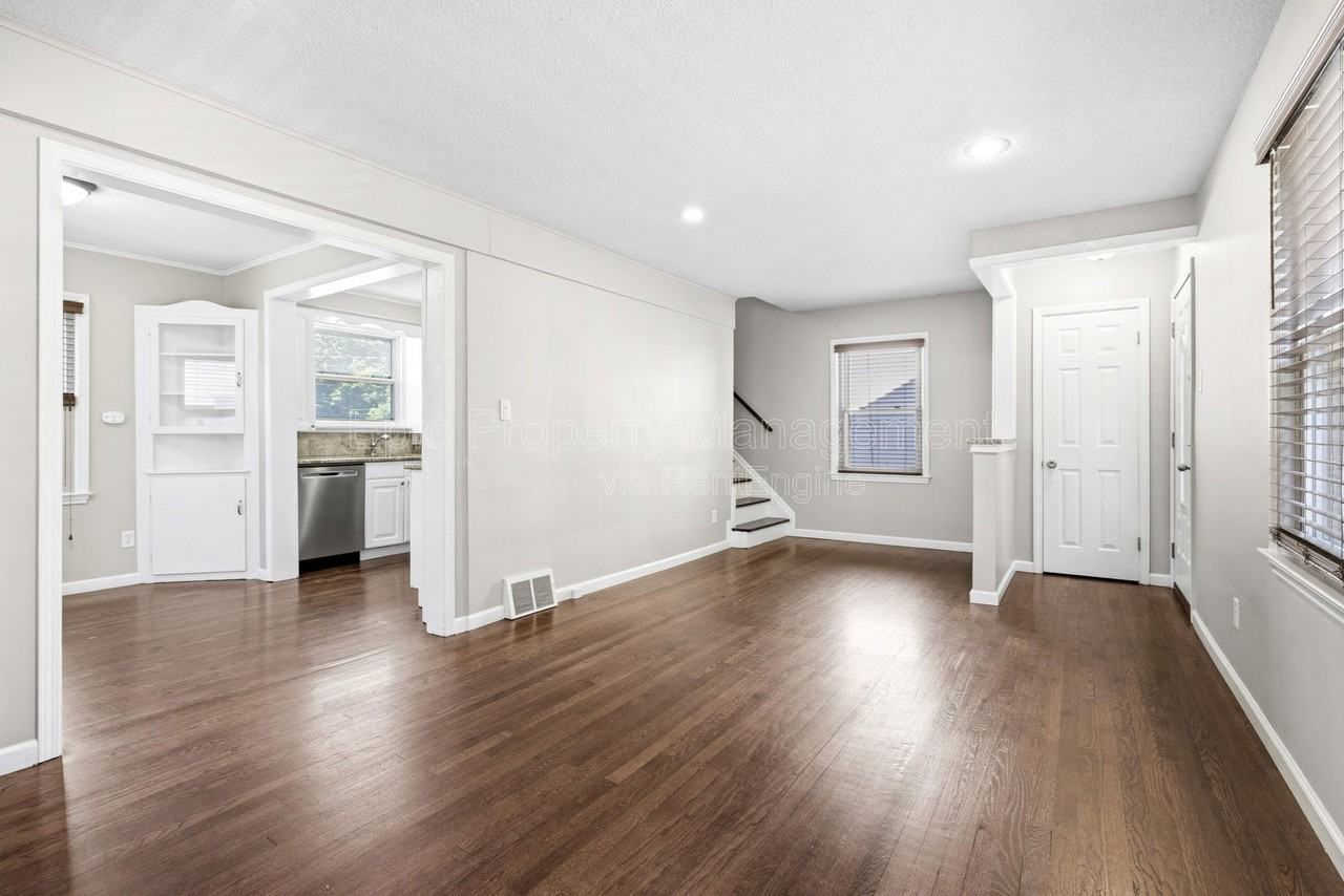 12769 Mercier St - Photo 5 of 15