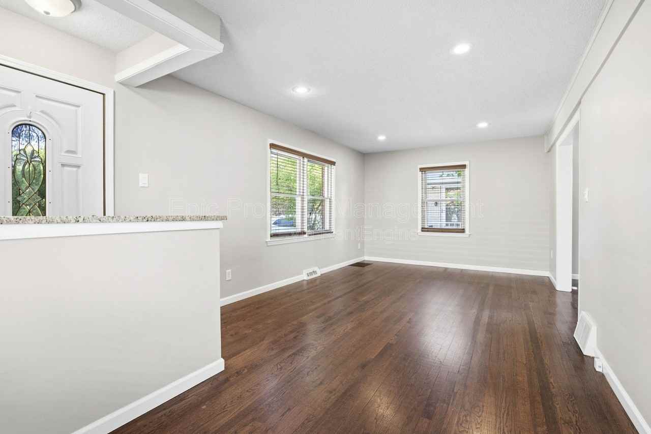 12769 Mercier St - Photo 6 of 15