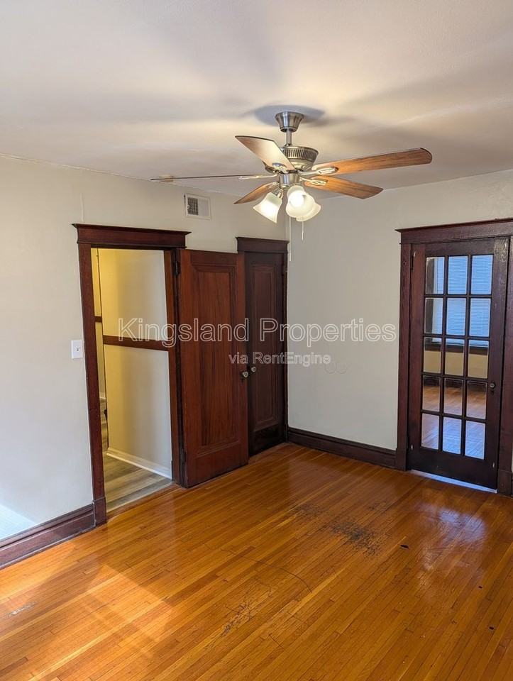4226 Neosho St #4 - Photo 3 of 10
