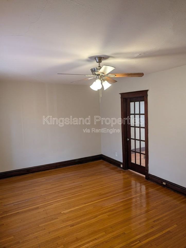 4226 Neosho St #4 - Photo 4 of 10