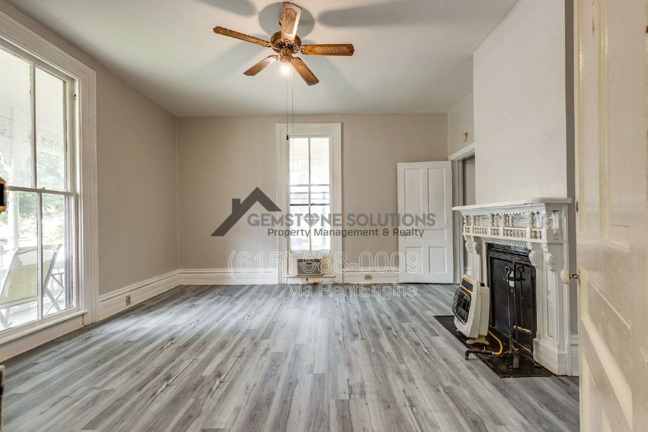 322 W 12th St #1-1 - Photo 6 of 21