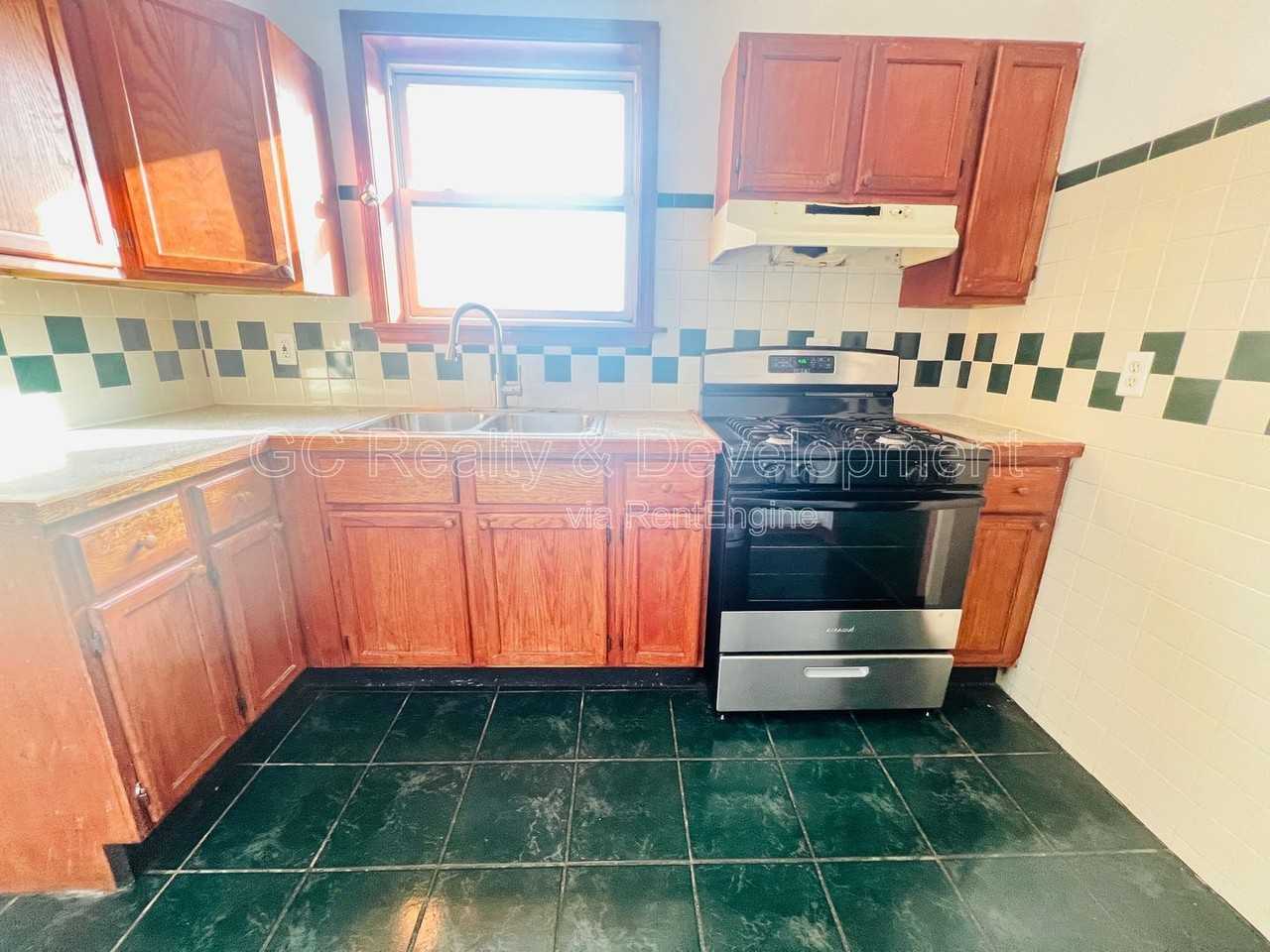 6124 S Whipple St #3 - Photo 2 of 19