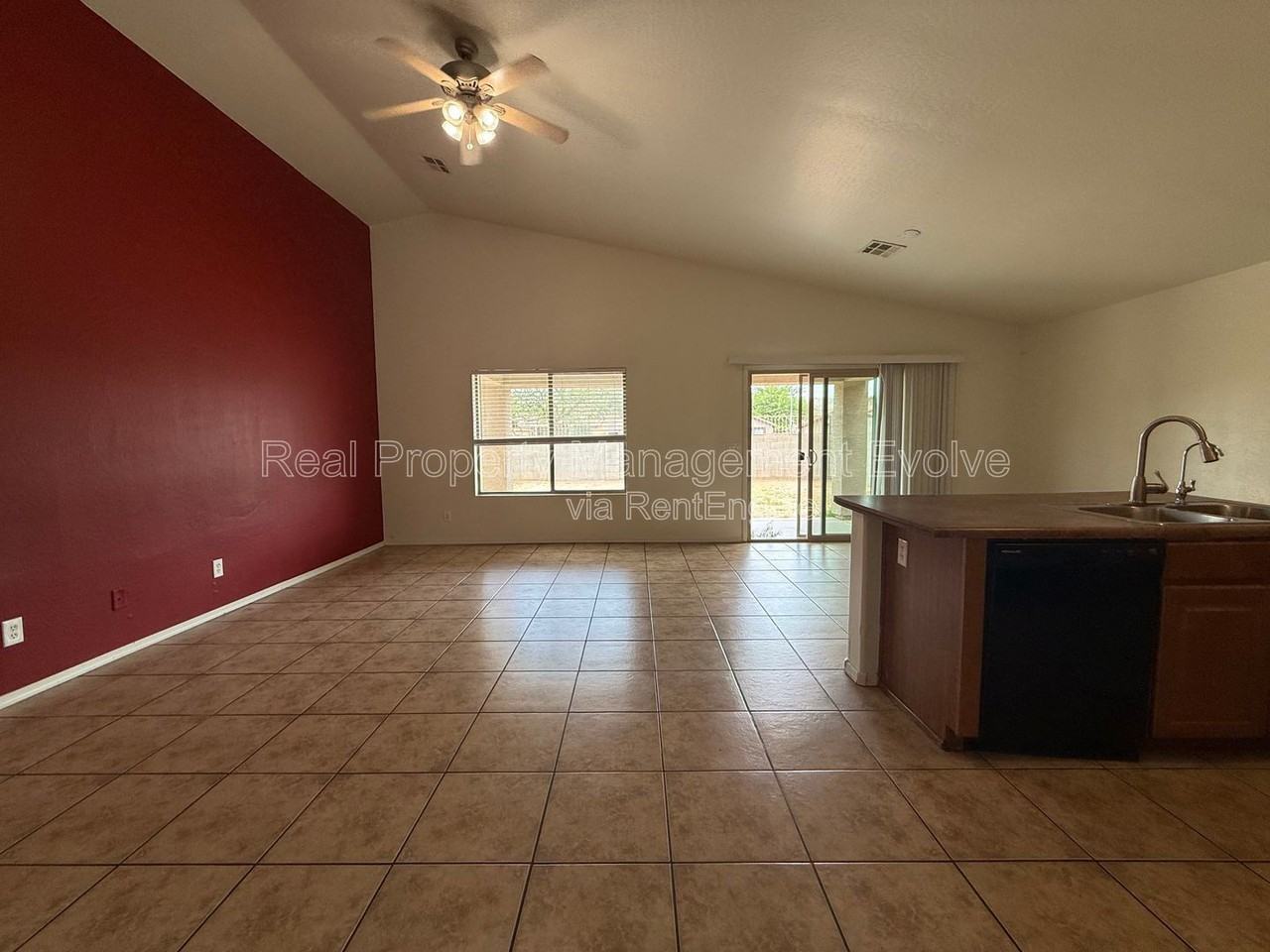 1225 W Shumway Farm Rd - Photo 5 of 29
