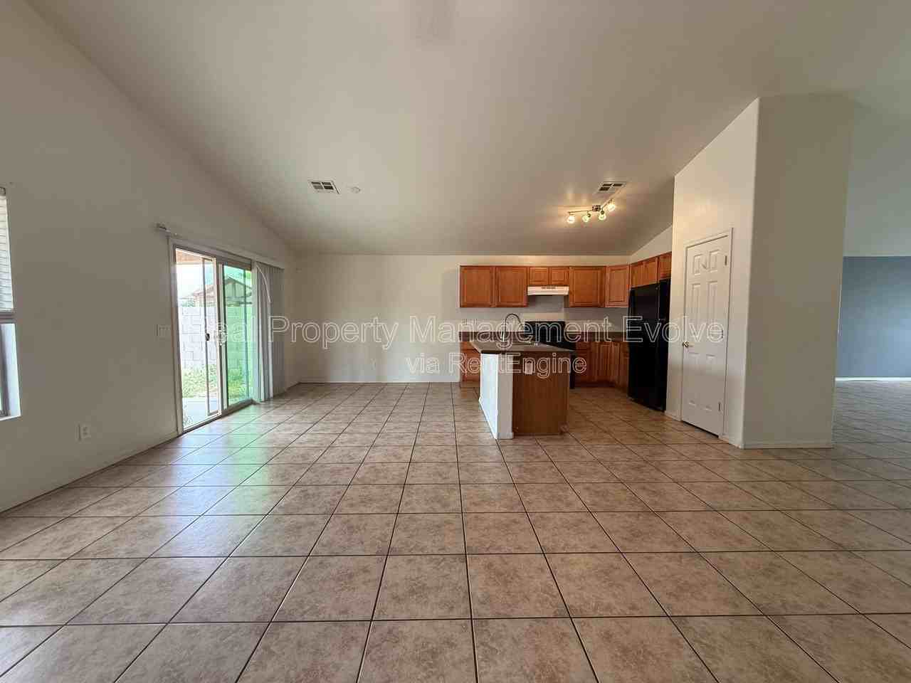 1225 W Shumway Farm Rd - Photo 6 of 29