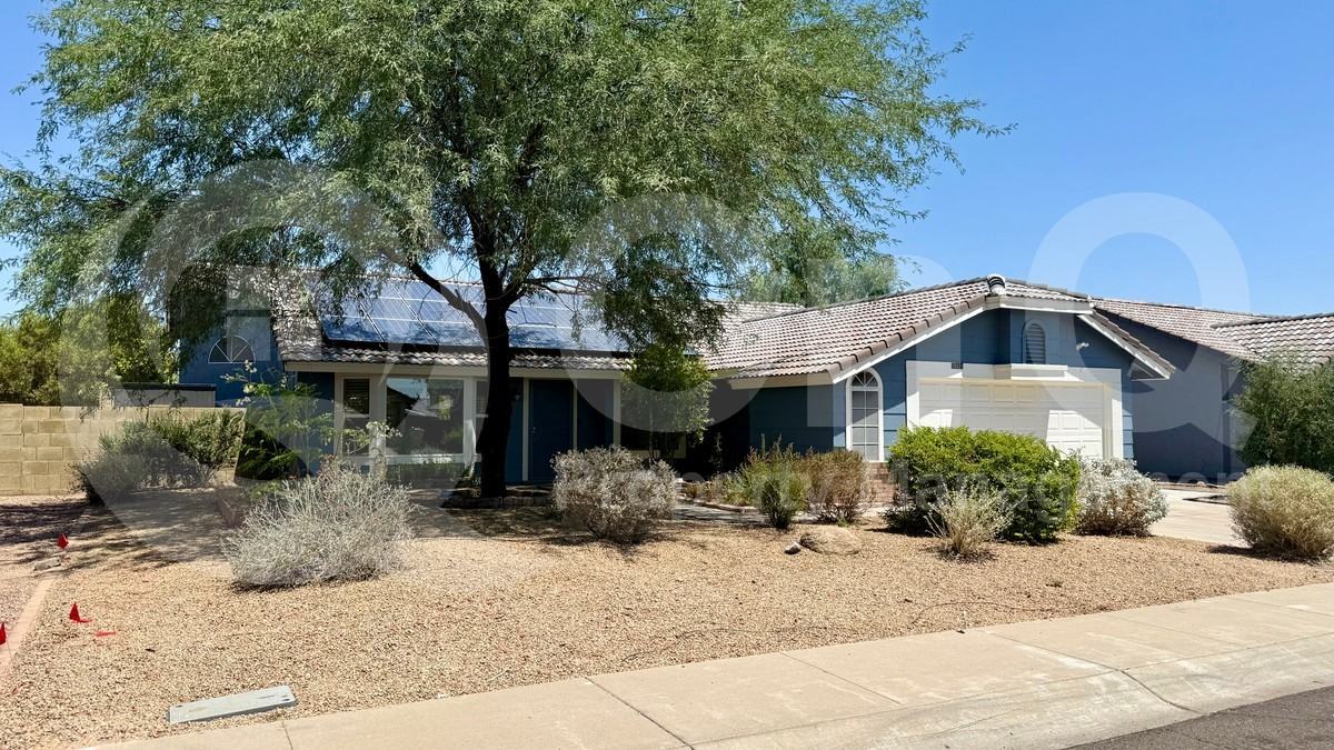 18439 N 56th Dr - Photo 2 of 20