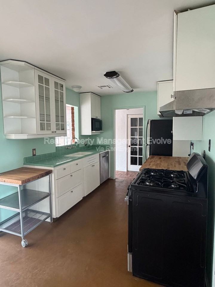 2246 W Mulberry Dr - Photo 7 of 28