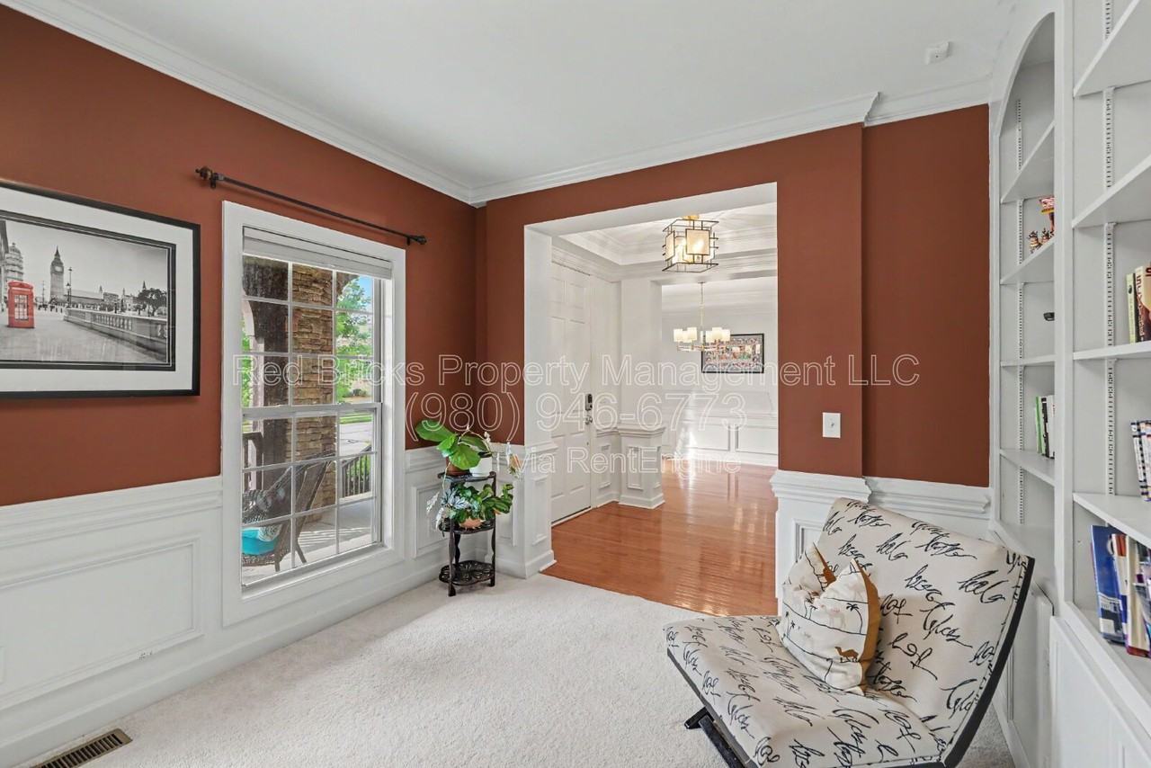 10644 Euclid Ave Nw - Photo 7 of 36