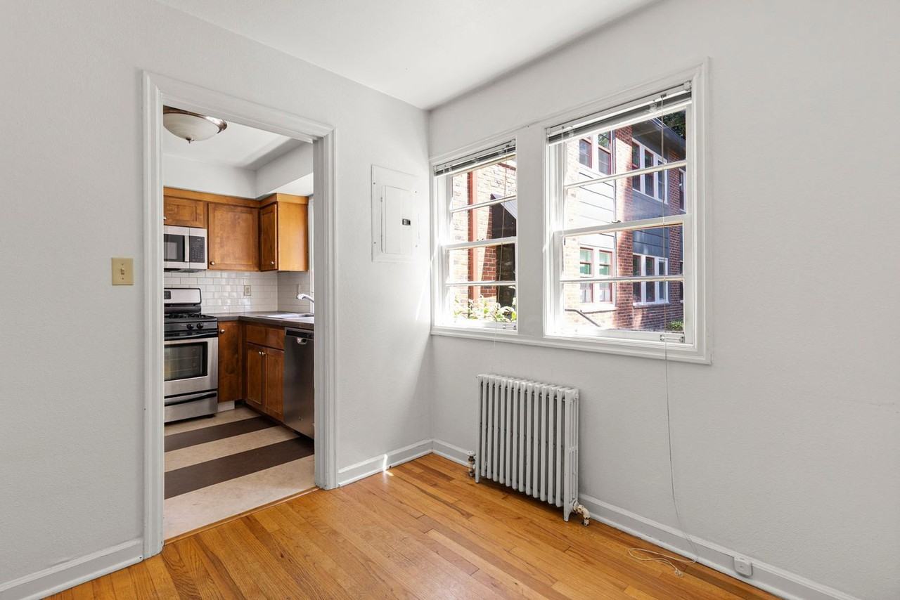 235 Ne 61st Ave #36 - Photo 4 of 19