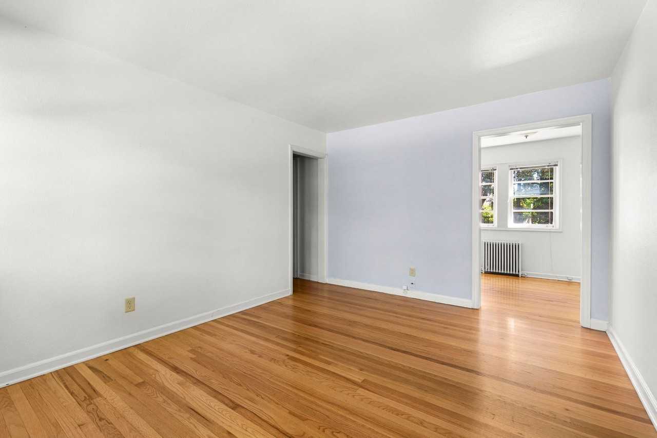 235 Ne 61st Ave #36 - Photo 7 of 19