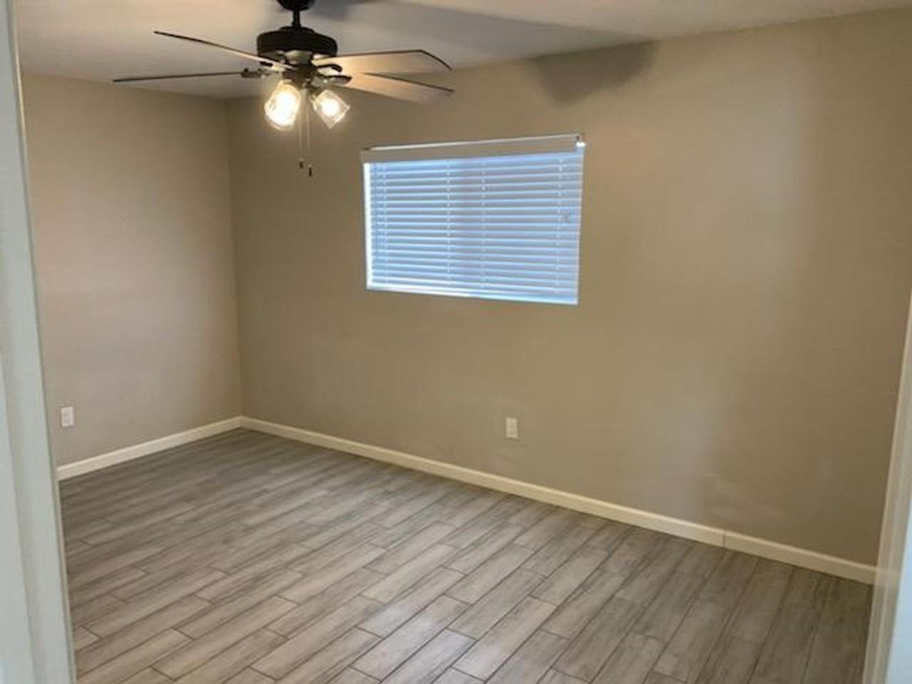 714 E 10th St #3 - Photo 2 of 35