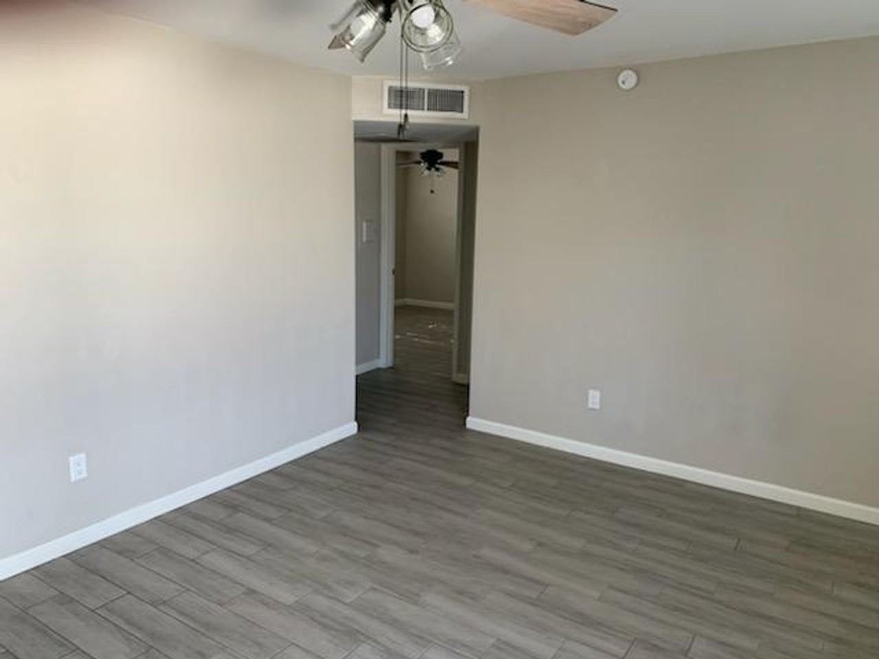 714 E 10th St #3 - Photo 5 of 35