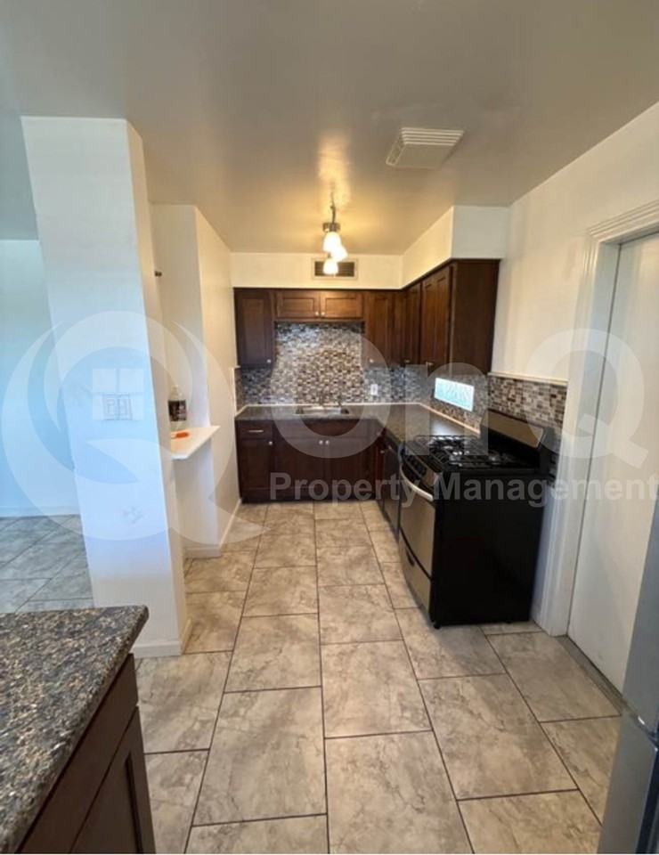 2620 E Turney Ave #1 - Photo 5 of 9