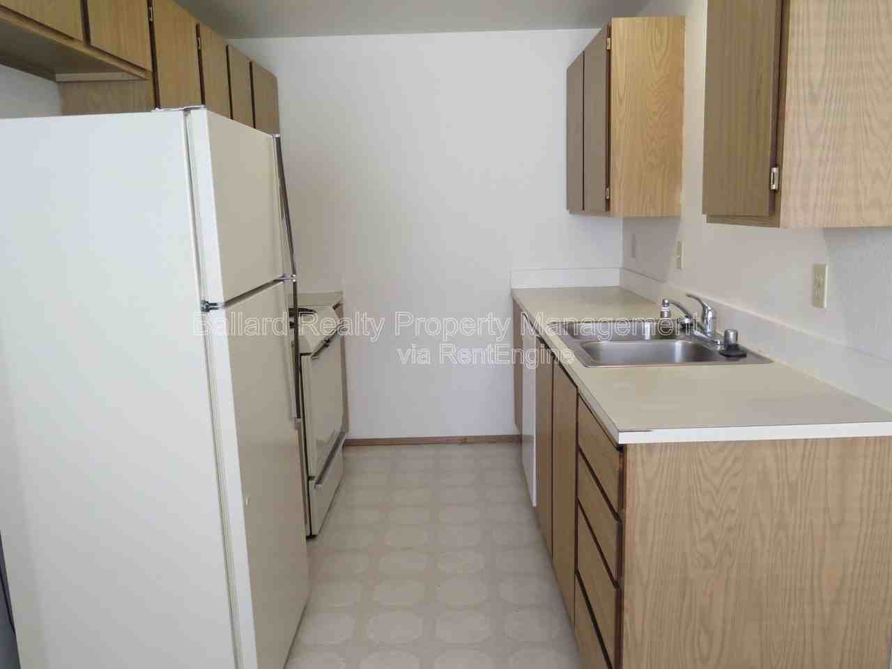 3232 21st Ave W #102 - Photo 6 of 9