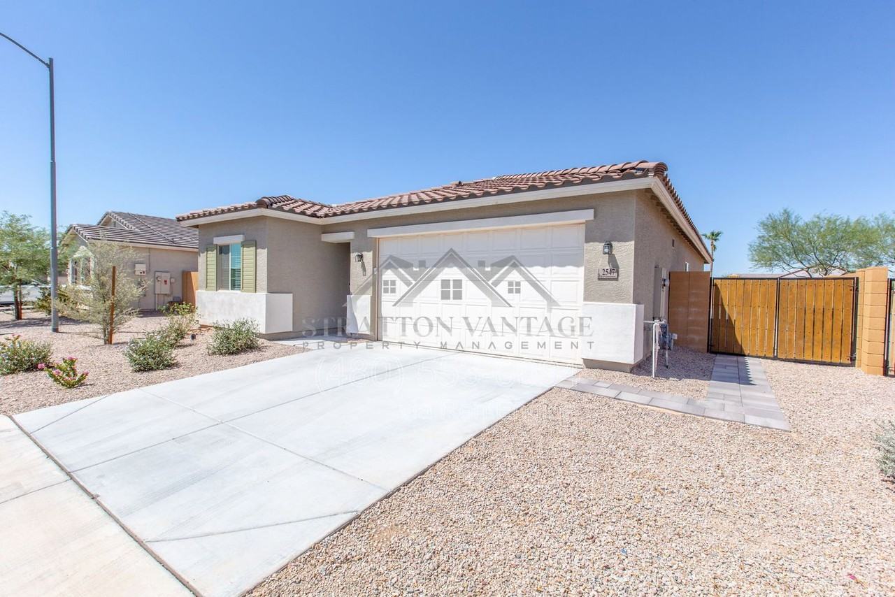 2547 N Kenna Pl - Photo 4 of 40