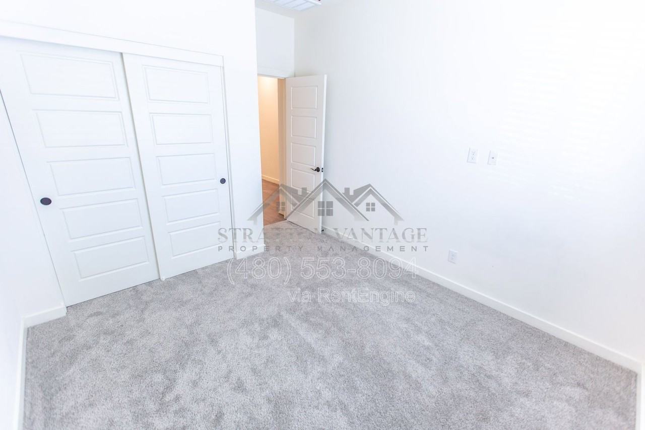 2547 N Kenna Pl - Photo 7 of 40