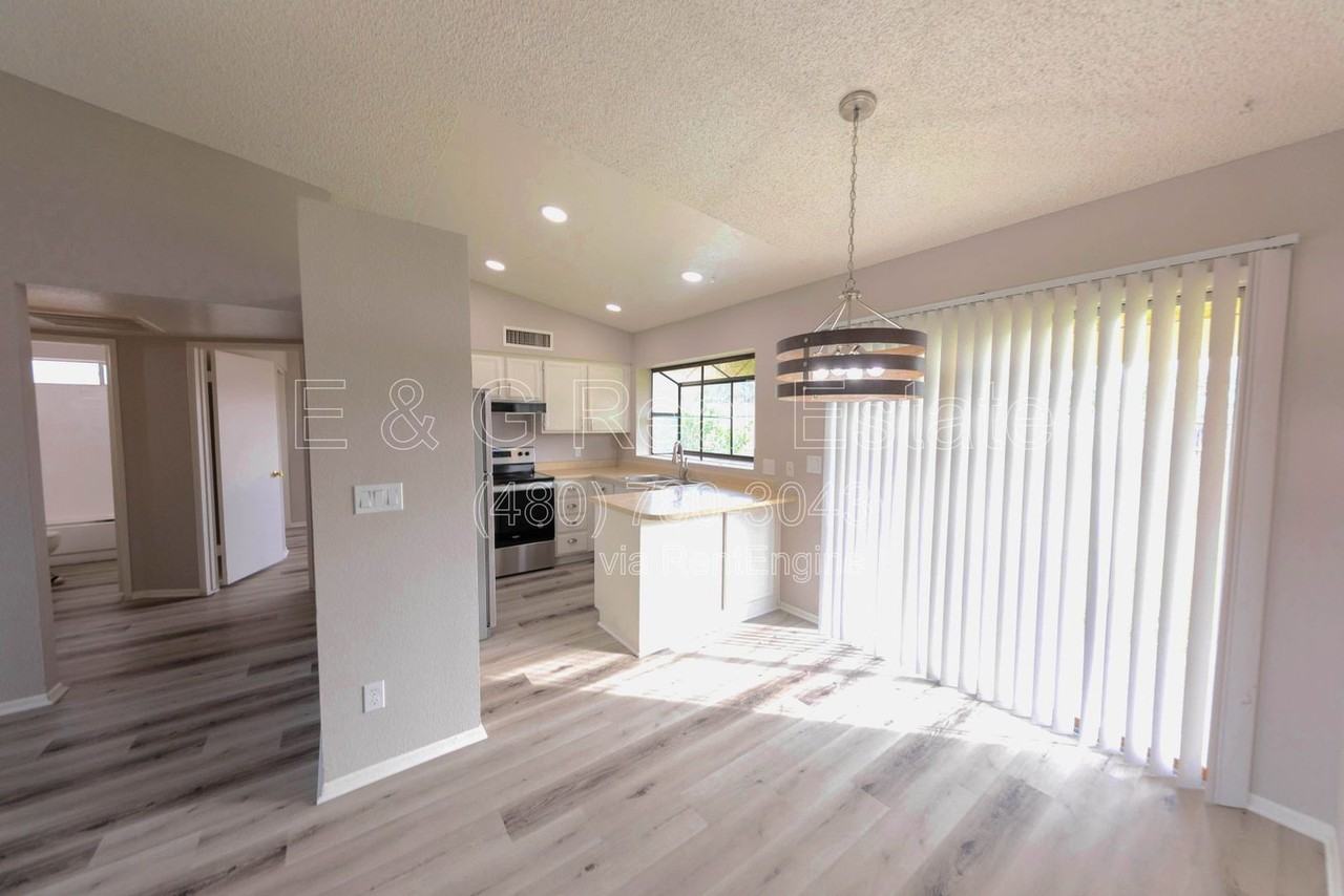 10713 W Campbell Ave - Photo 5 of 28