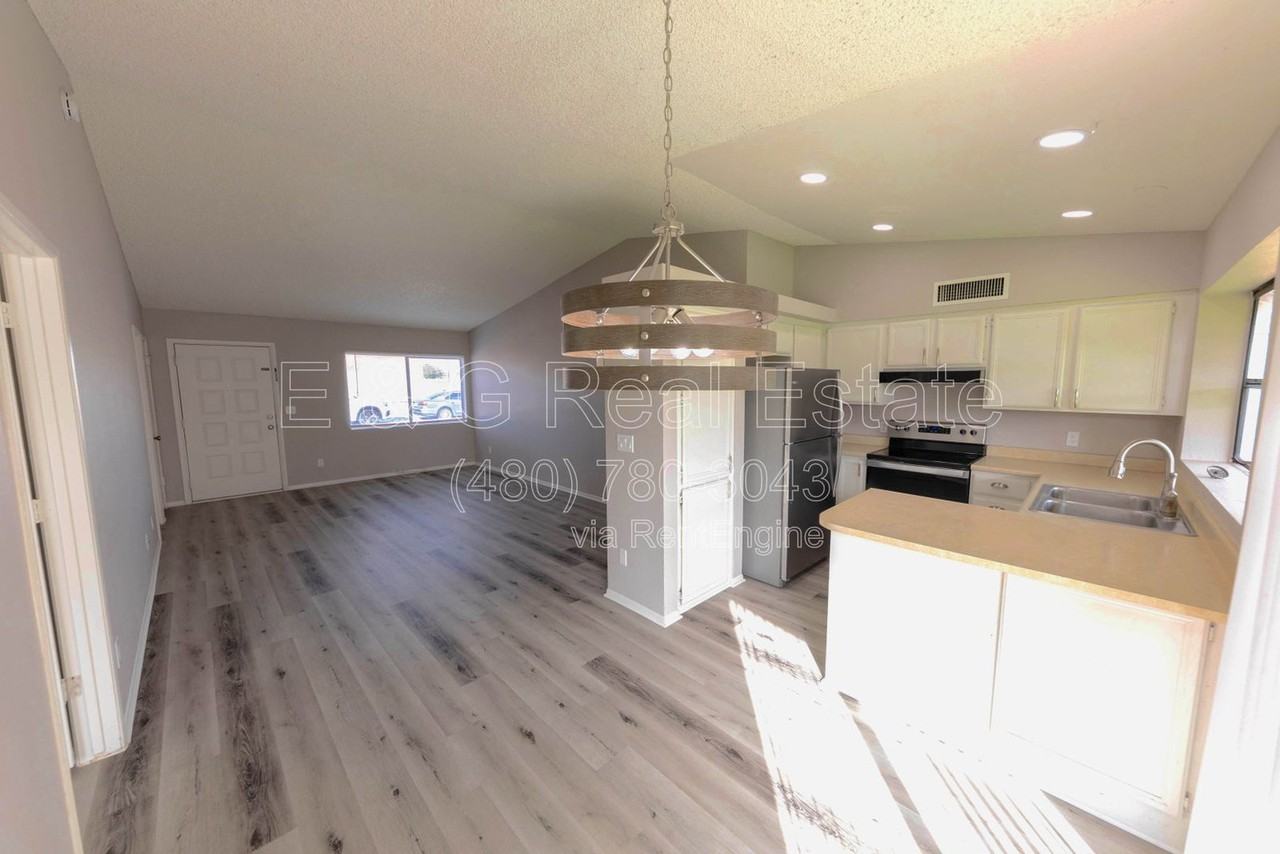 10713 W Campbell Ave - Photo 6 of 28