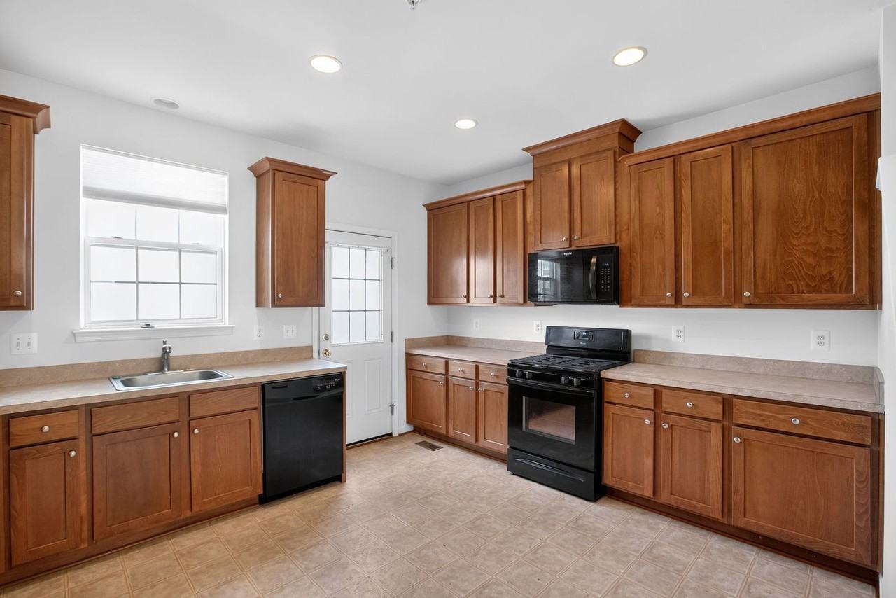 23111 Foxglove Way - Photo 2 of 15