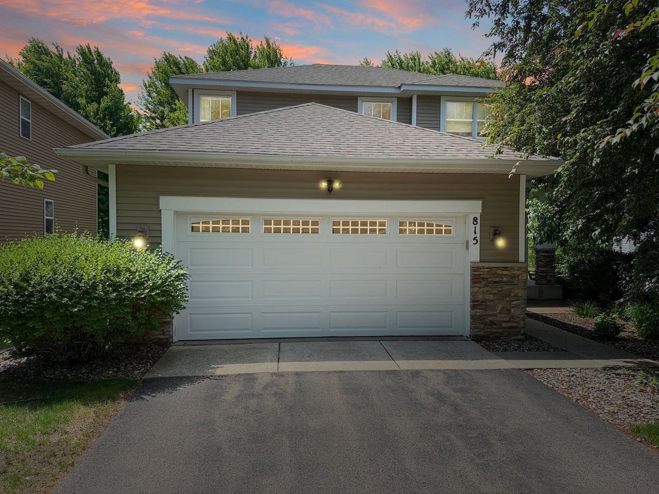 815 Newberry Ln