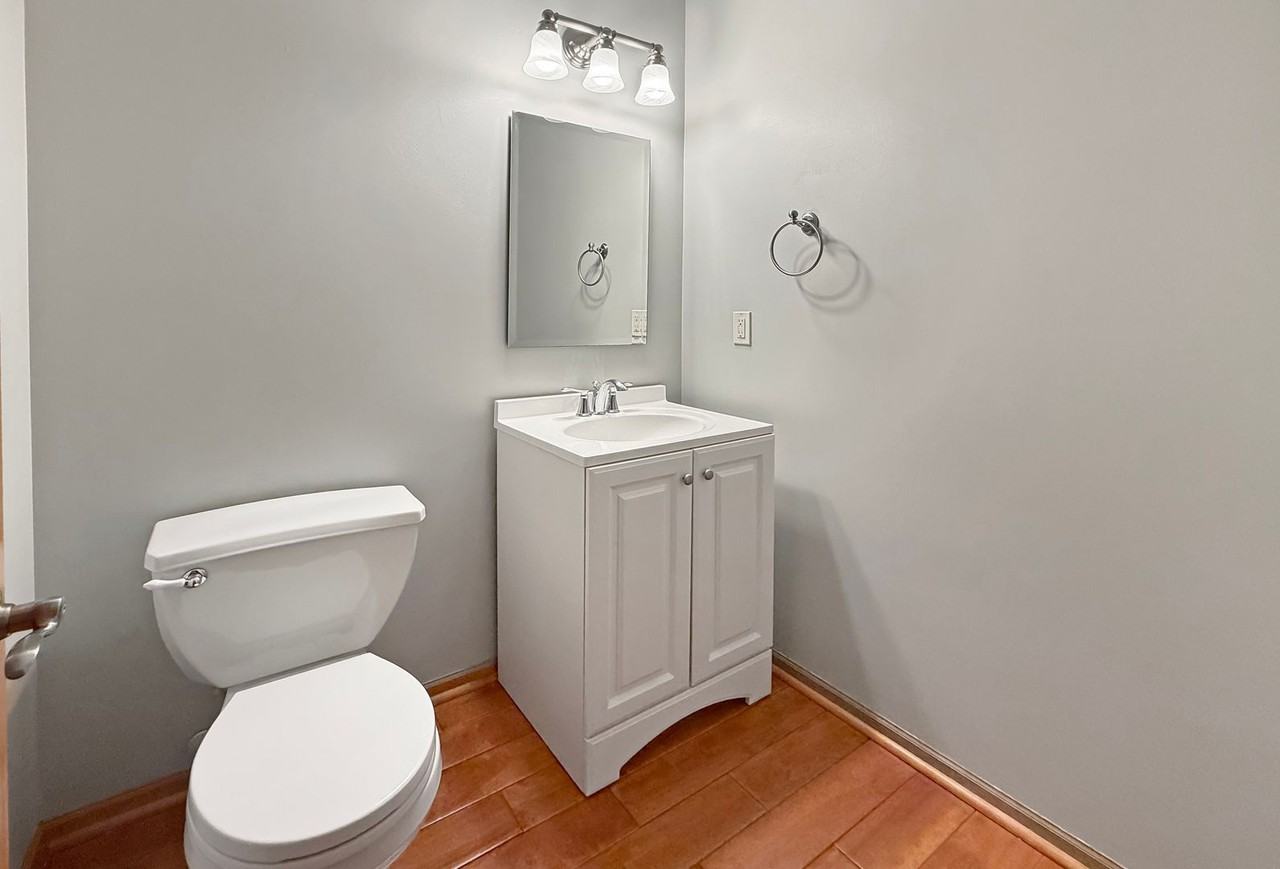 815 Newberry Ln - Photo 5 of 23