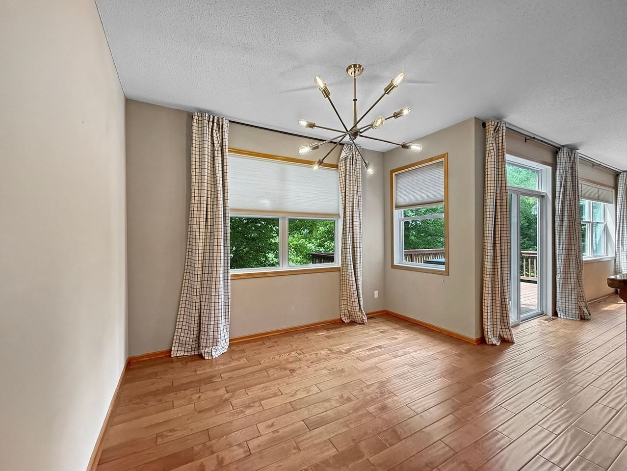 815 Newberry Ln - Photo 6 of 23