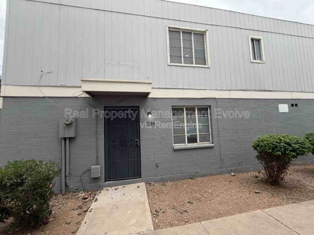 2689 W Ocotillo Rd - Photo 3 of 26